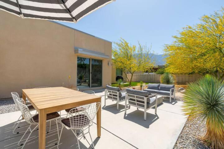 Chic Luxurious Desert Home- Private Pool Hot Tub Palm Springs Exterior foto